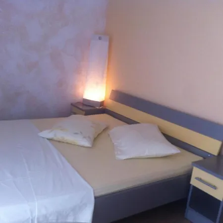 Apartment Ferienwohnung In Kuciste Mit Privatem Balkon *